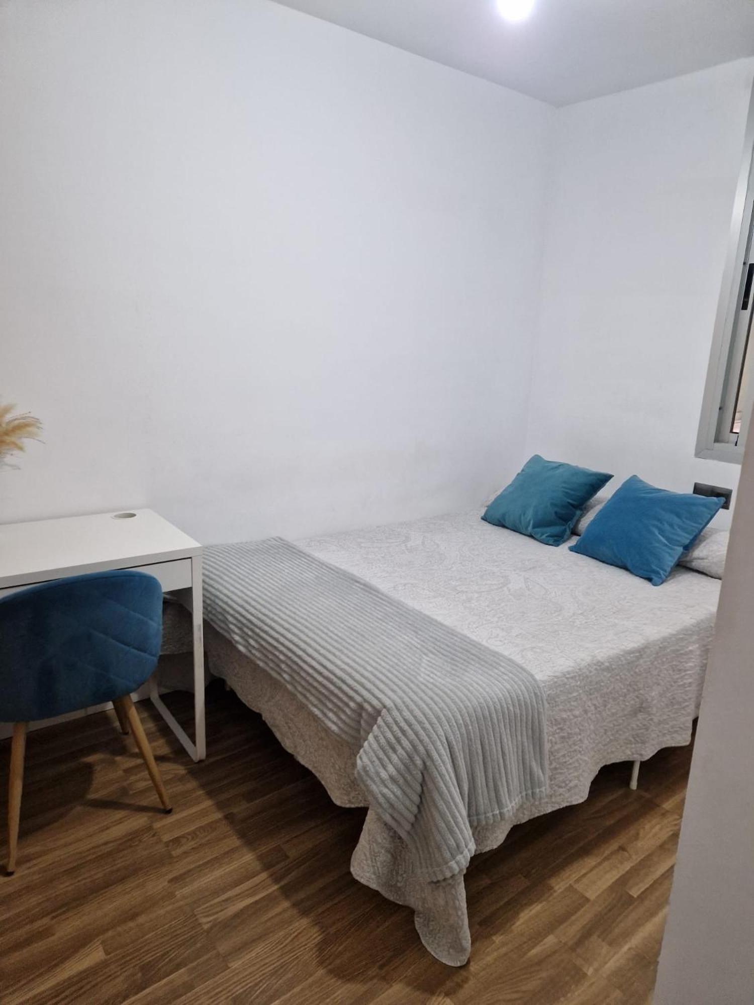 Quarto Com Banheiro Privado Em Apartamento Familiar Leilighet Alicante Eksteriør bilde