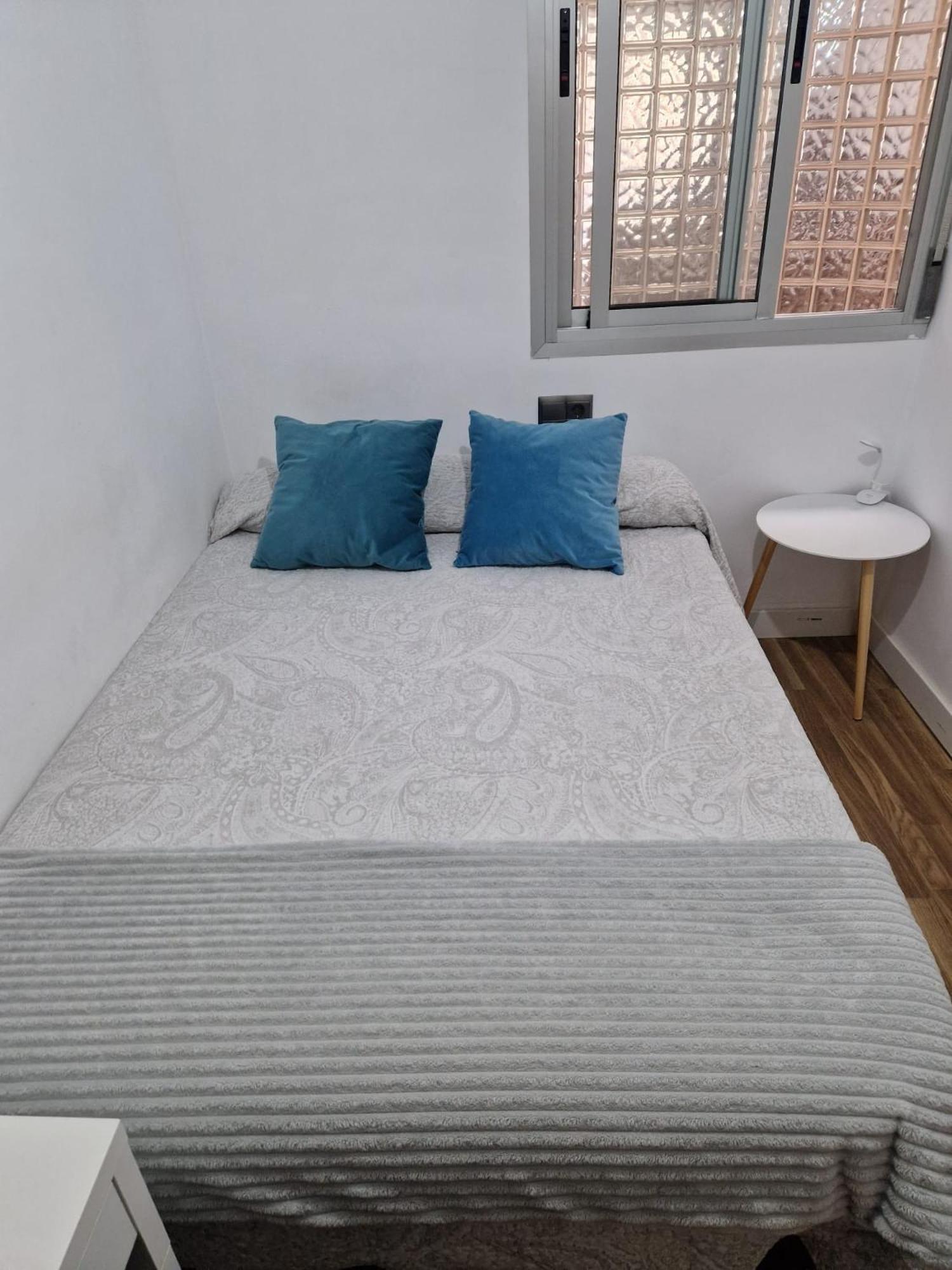 Quarto Com Banheiro Privado Em Apartamento Familiar Leilighet Alicante Eksteriør bilde
